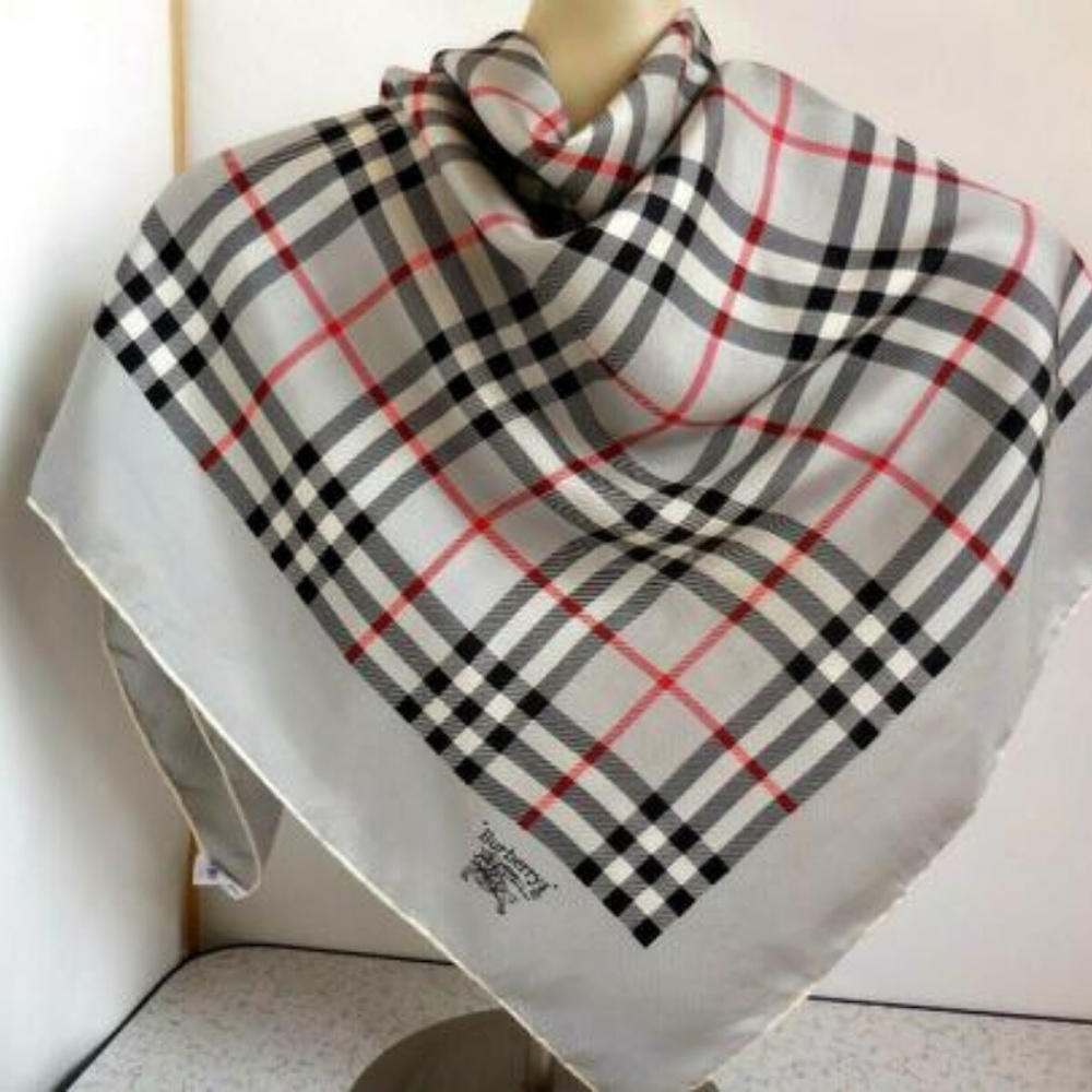 Burberry Blue/Red/White/Black Plaid Haymarket Nova - Picture 5 of 8